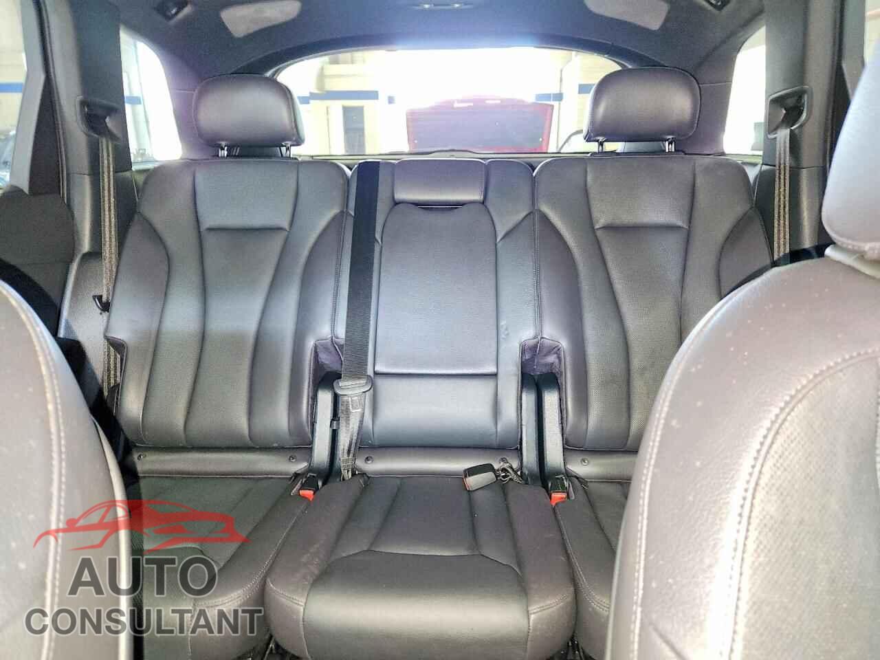 AUDI Q7 2017 - WA1LAAF70HD005332
