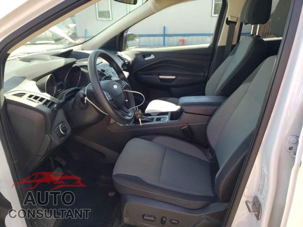 FORD ESCAPE 2017 - 1FMCU9GD3HUB33513
