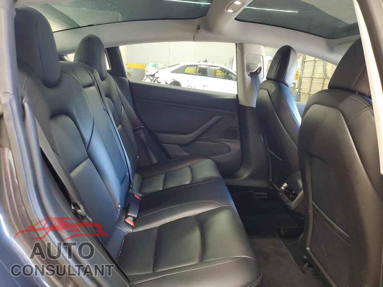 TESLA MODEL 3 2018 - 5YJ3E1EA3JF033616