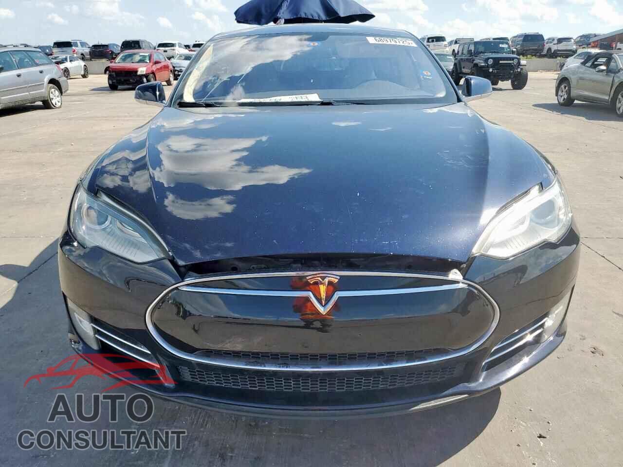 TESLA MODEL S 2013 - 5YJSA1CN8DFP05784