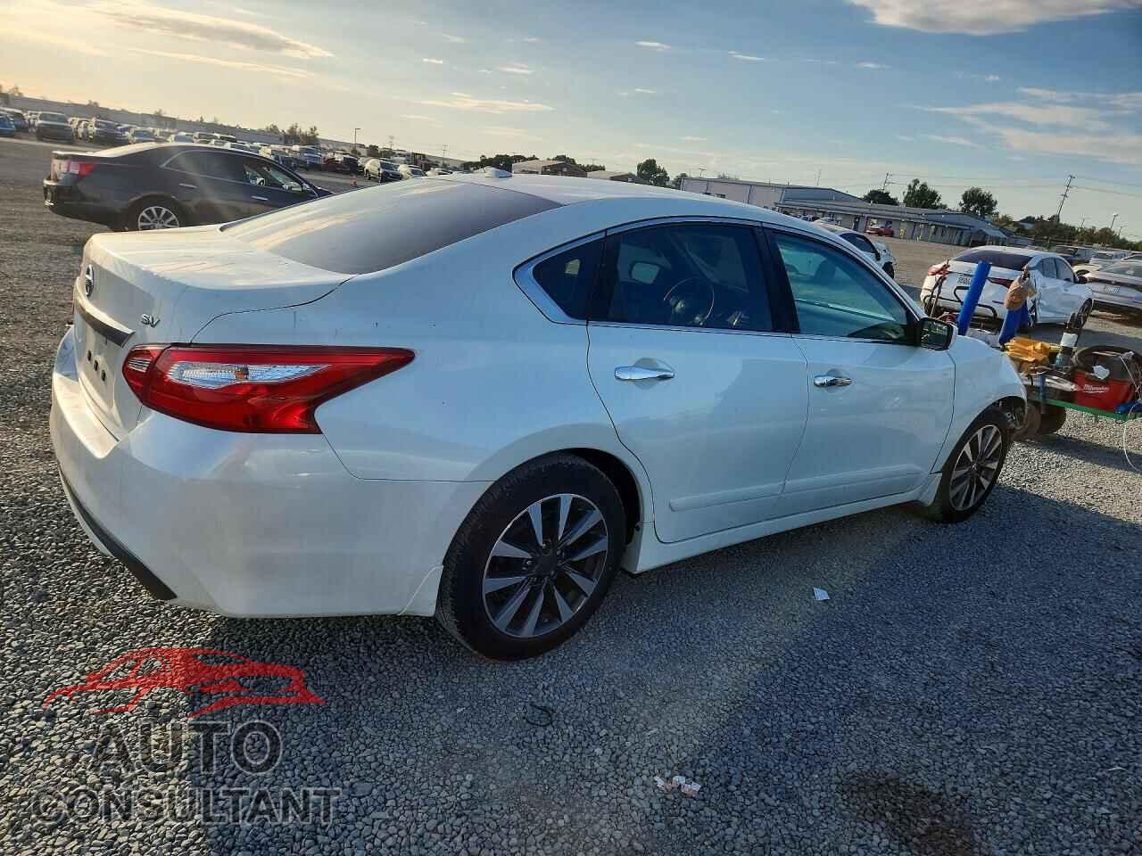 NISSAN ALTIMA 2017 - 1N4AL3AP4HC124166
