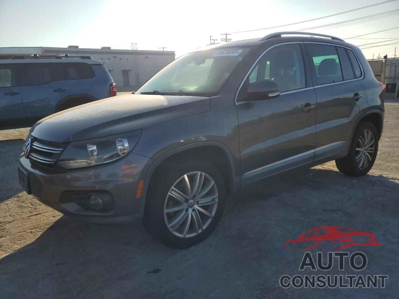VOLKSWAGEN TIGUAN 2013 - WVGBV7AX2DW010185
