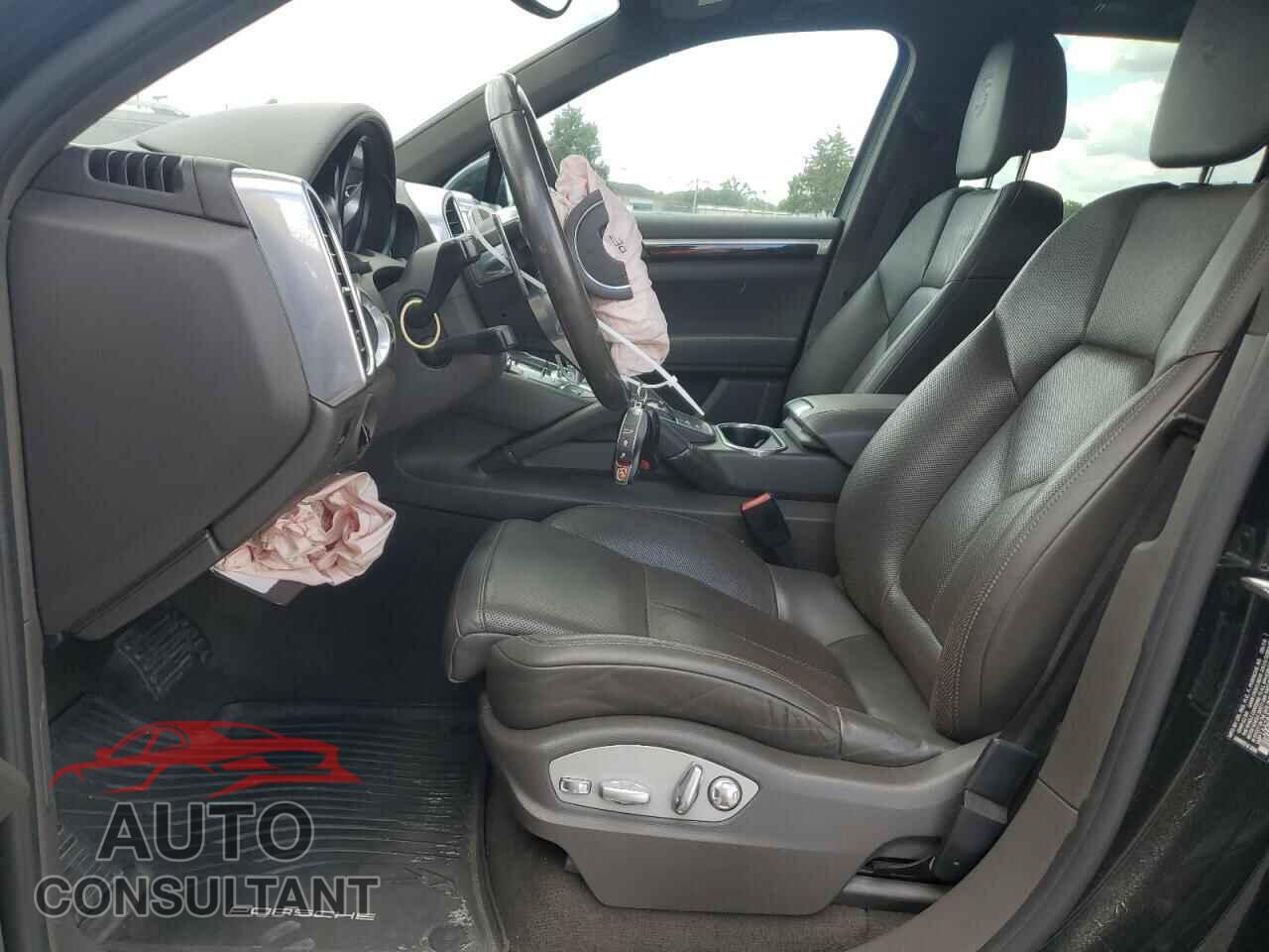 PORSCHE CAYENNE 2017 - WP1AA2A24HKA80687