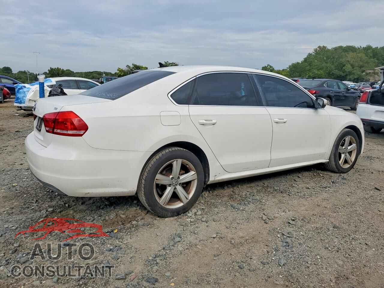 VOLKSWAGEN PASSAT 2013 - 1VWBP7A35DC092472