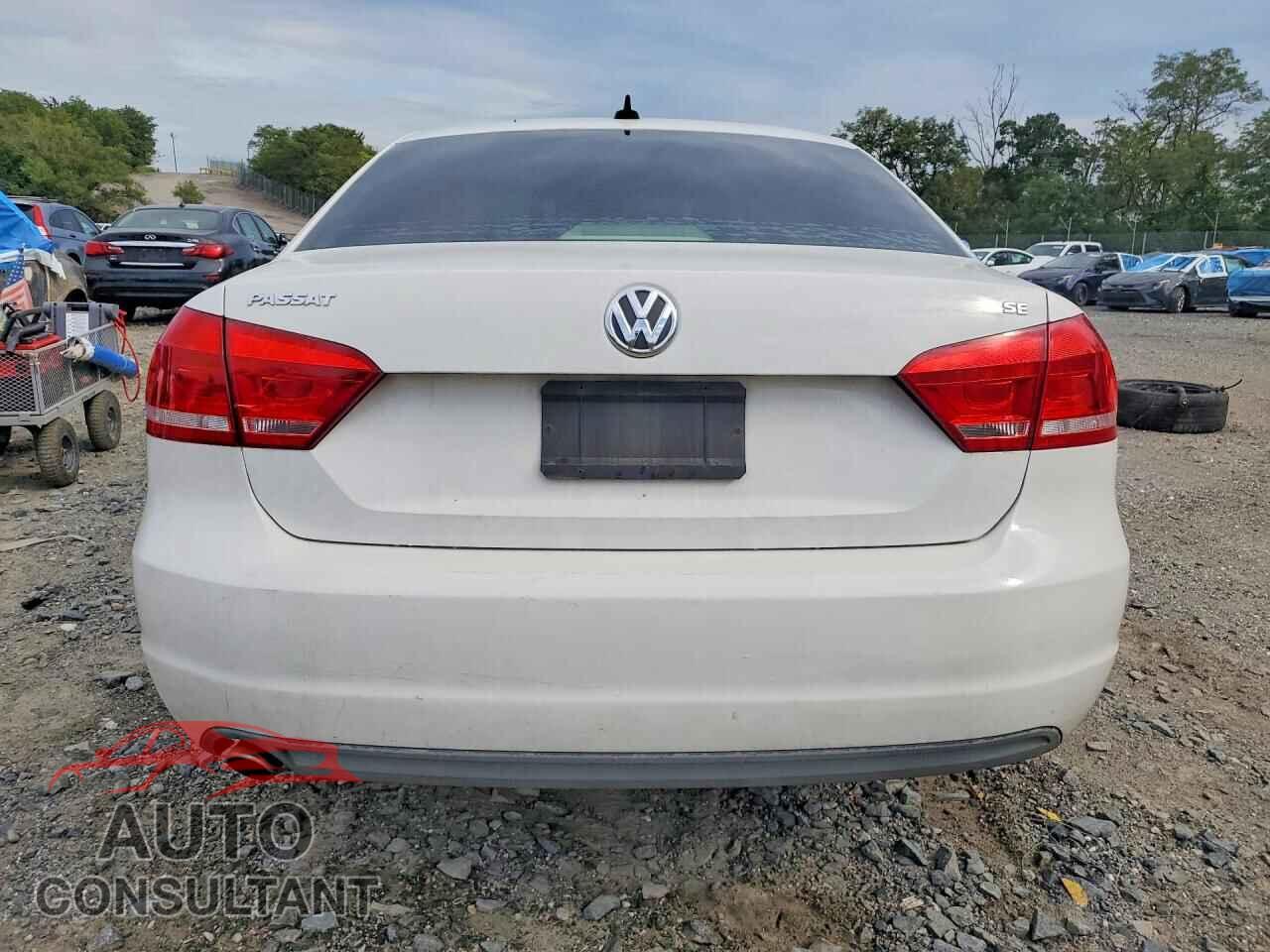 VOLKSWAGEN PASSAT 2013 - 1VWBP7A35DC092472
