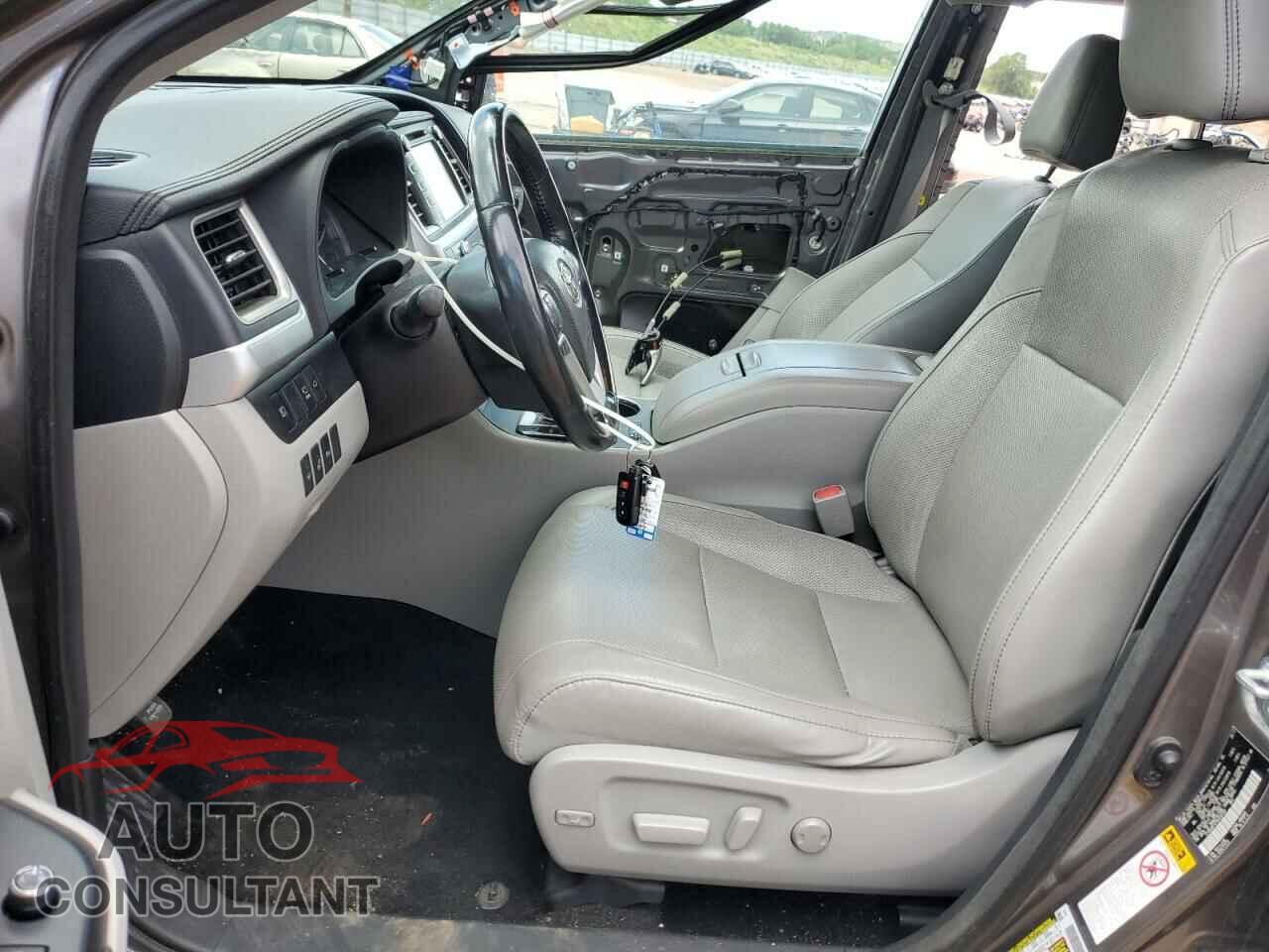 TOYOTA HIGHLANDER 2017 - 5TDDGRFH7HS030197