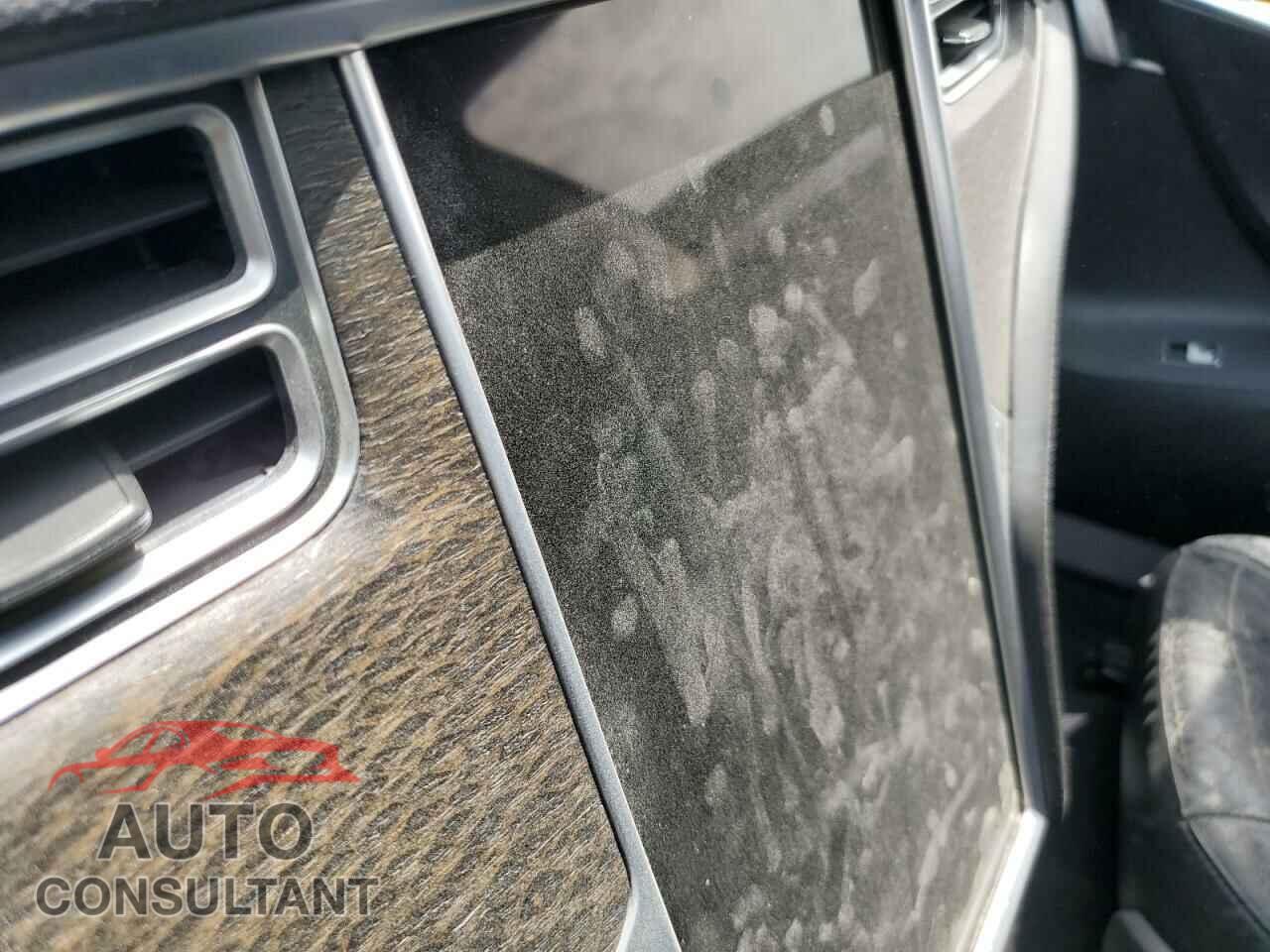 TESLA MODEL S 2013 - 5YJSA1CN6DFP17206