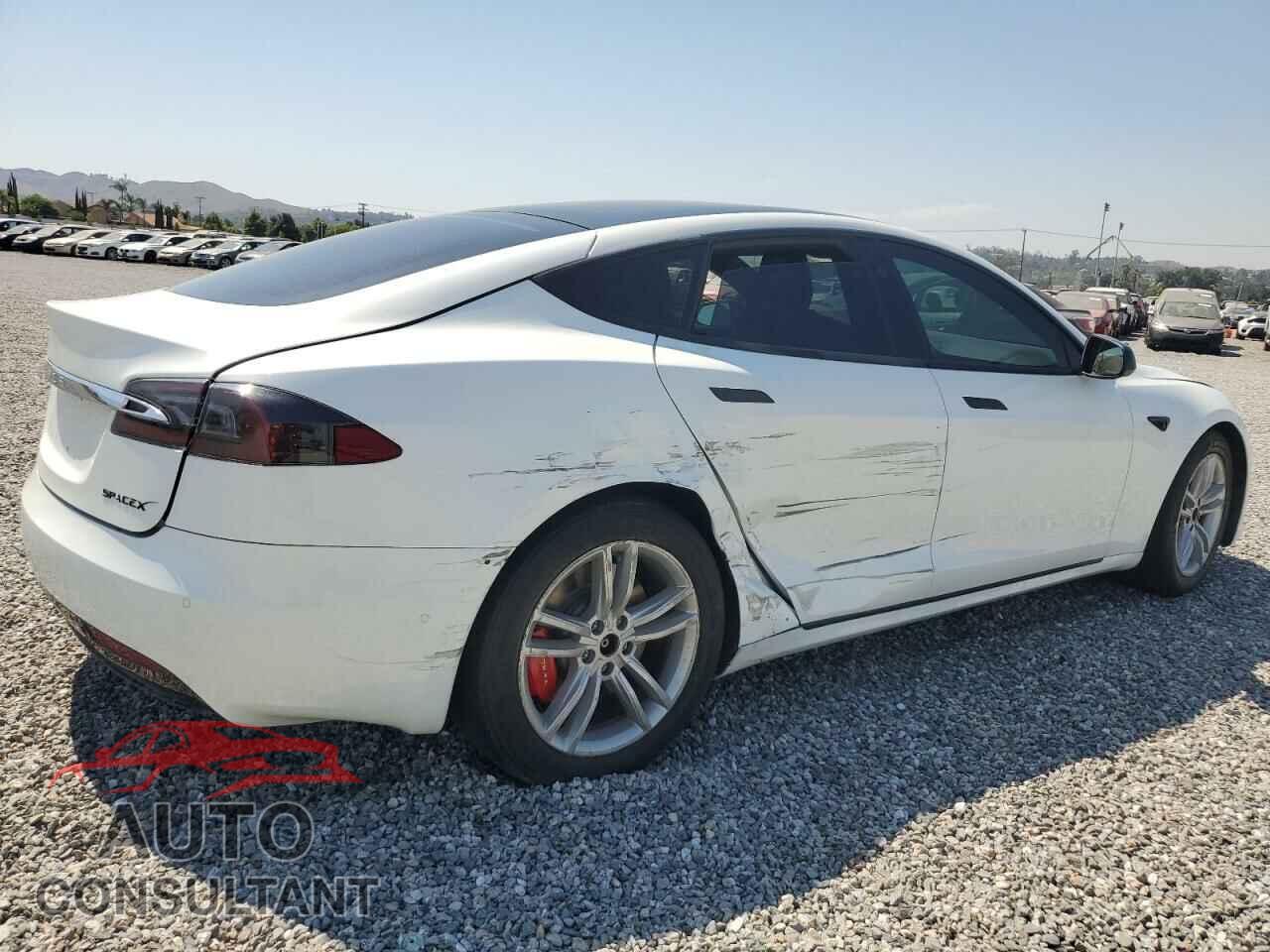 TESLA MODEL S 2017 - 5YJSA1E17HF196755