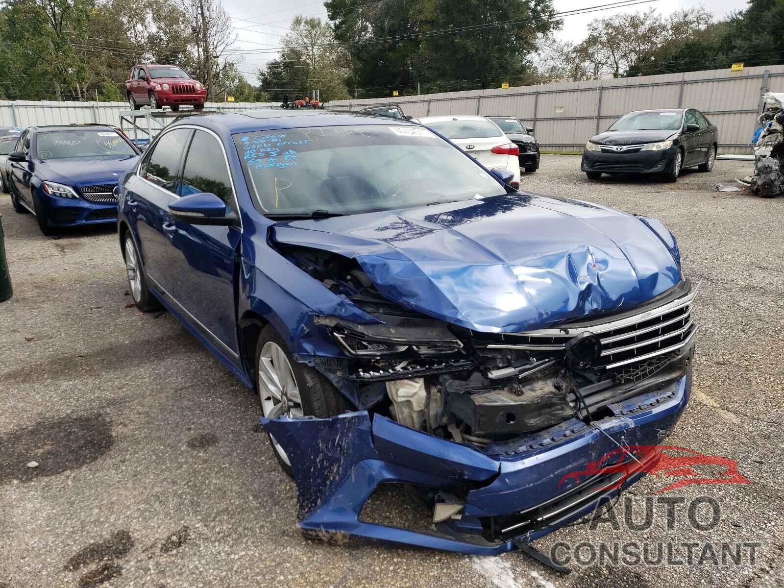 VOLKSWAGEN PASSAT 2017 - 1VWGT7A31HC035466