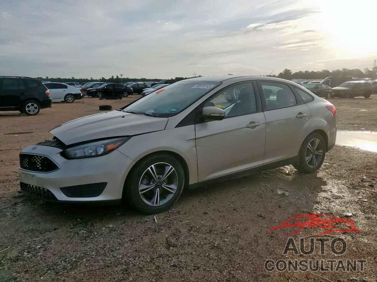 FORD FOCUS 2017 - 1FADP3F22HL274842