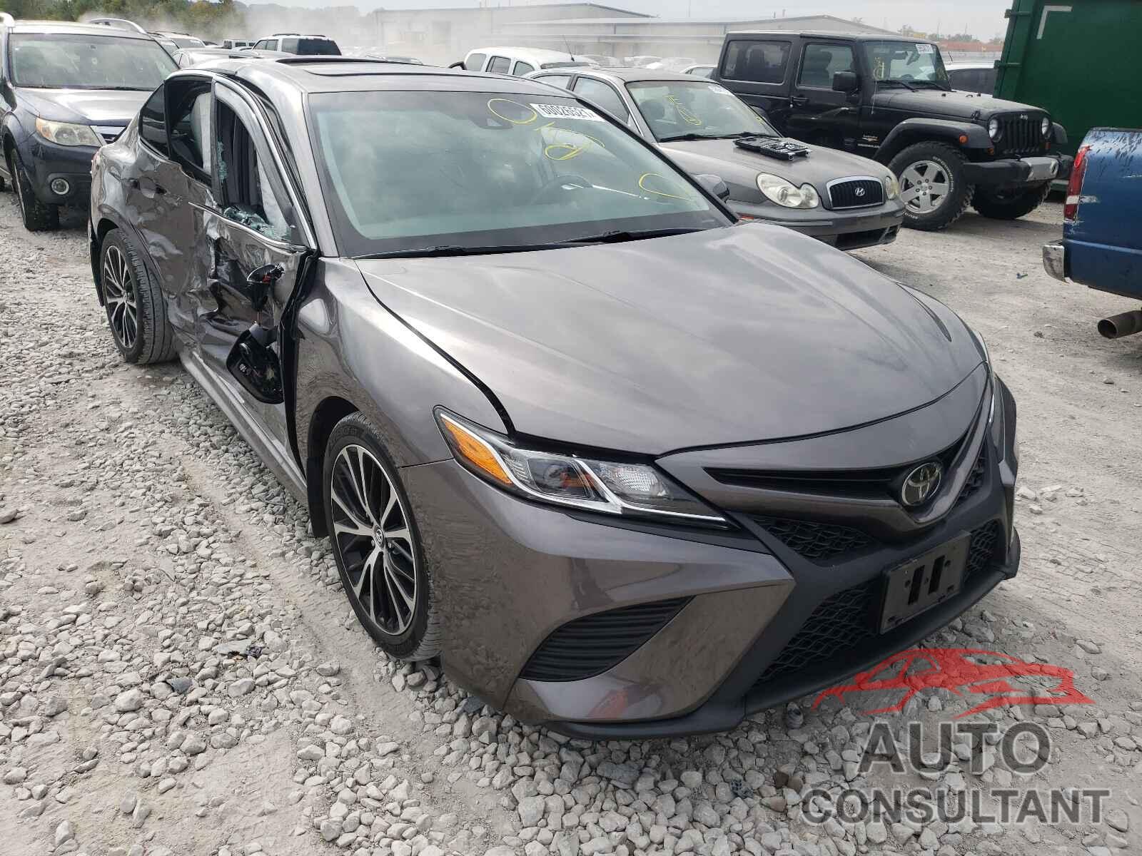 TOYOTA CAMRY 2018 - 4T1B11HK9JU108284