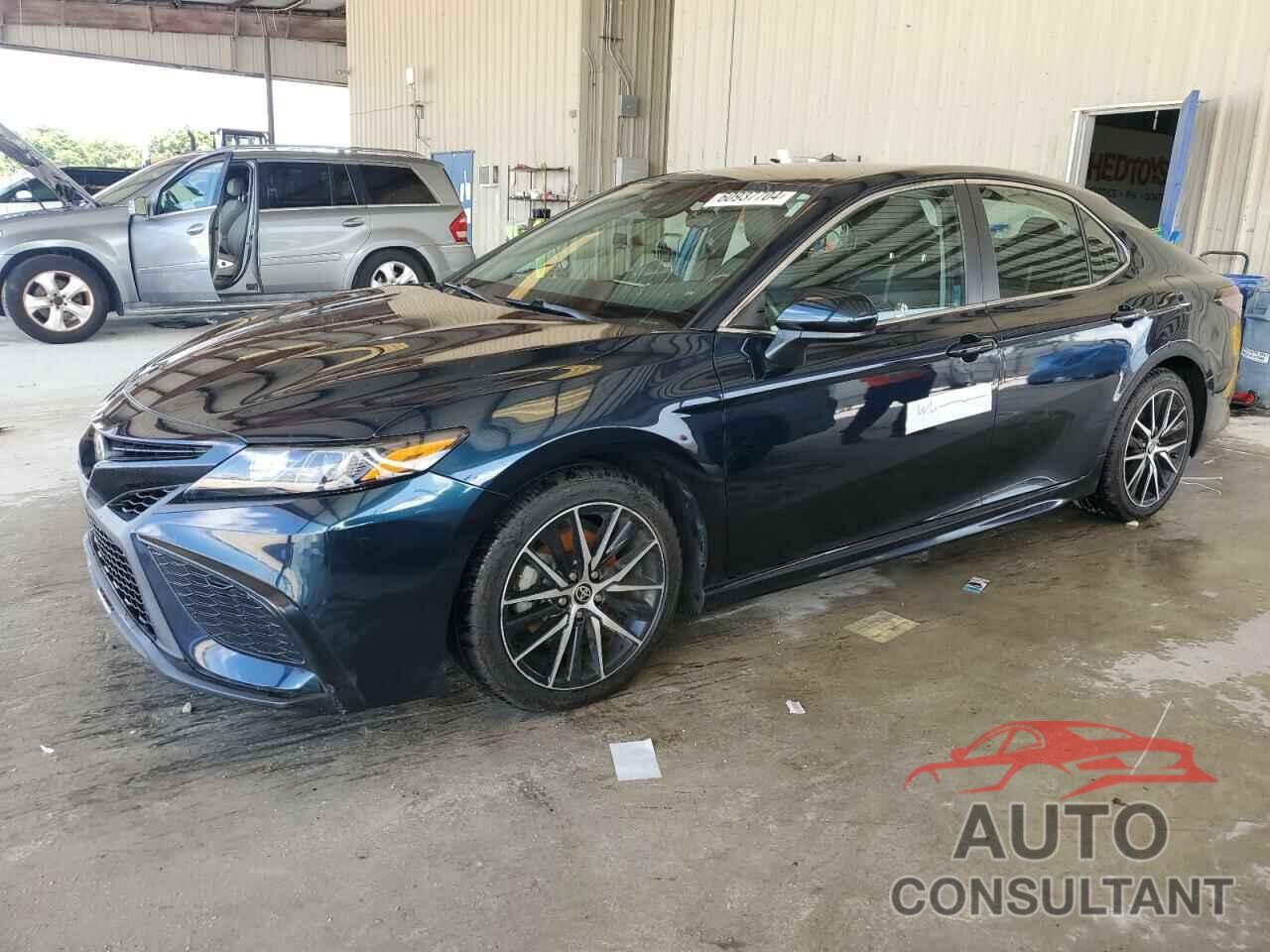 TOYOTA CAMRY 2021 - 4T1G11AK2MU531373