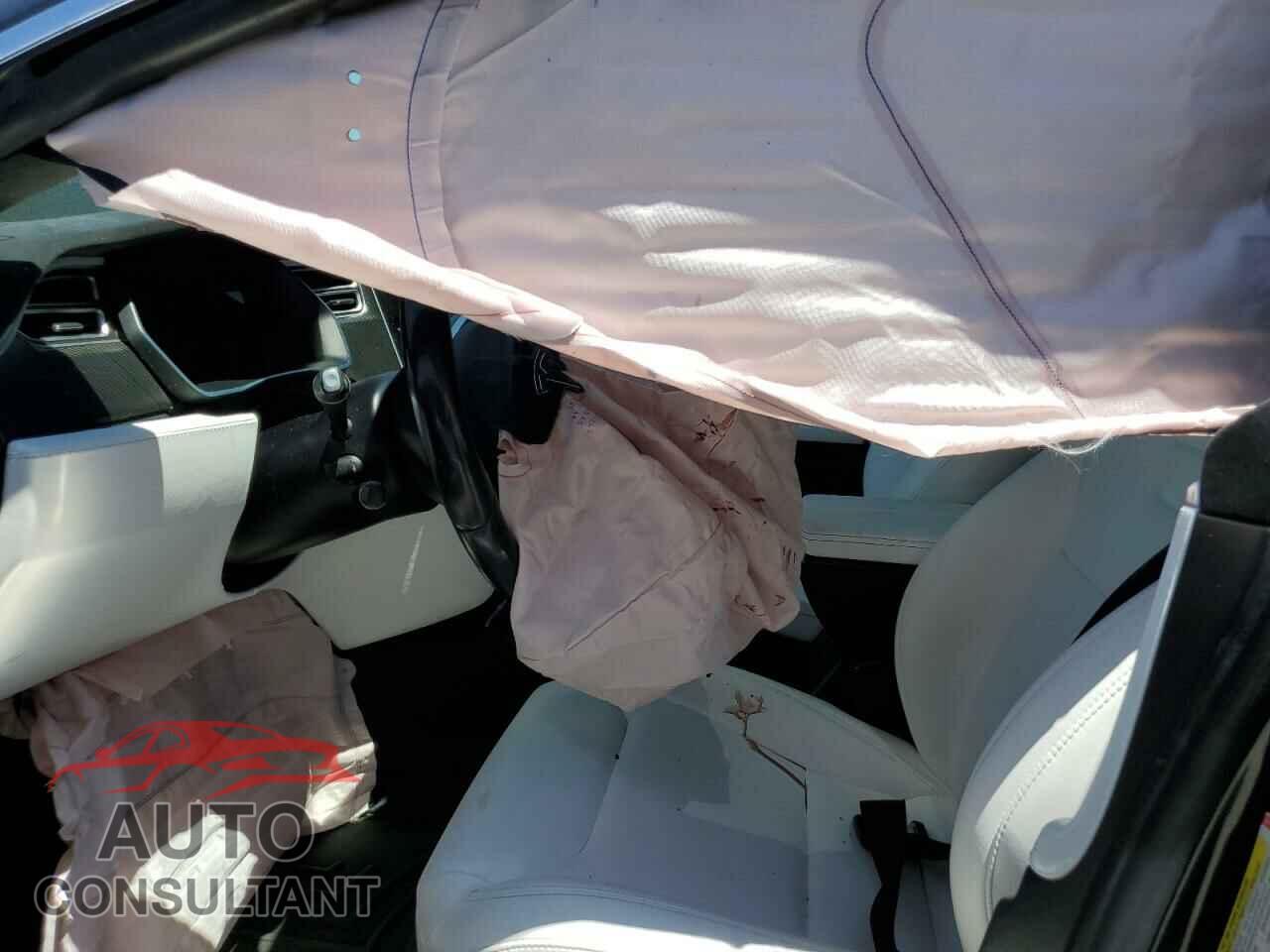 TESLA MODEL S 2017 - 5YJSA1E14HF186233