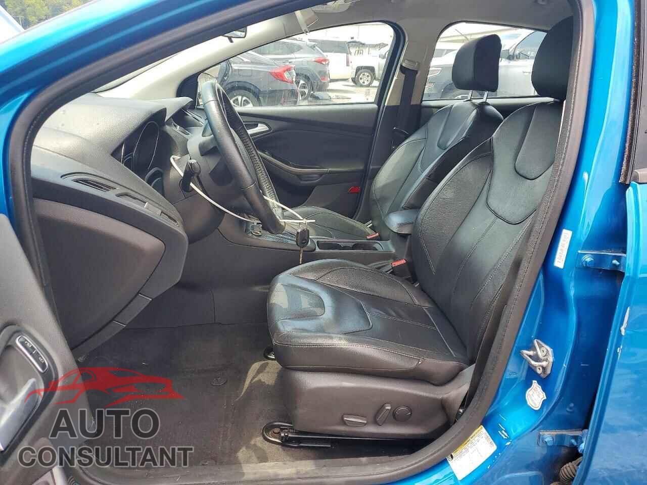 FORD FOCUS 2015 - 1FADP3K21FL319093