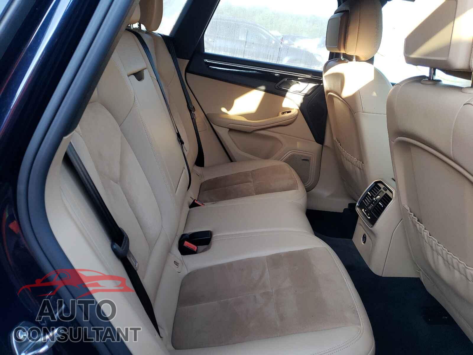 PORSCHE MACAN 2018 - WP1AA2A50JLB01013