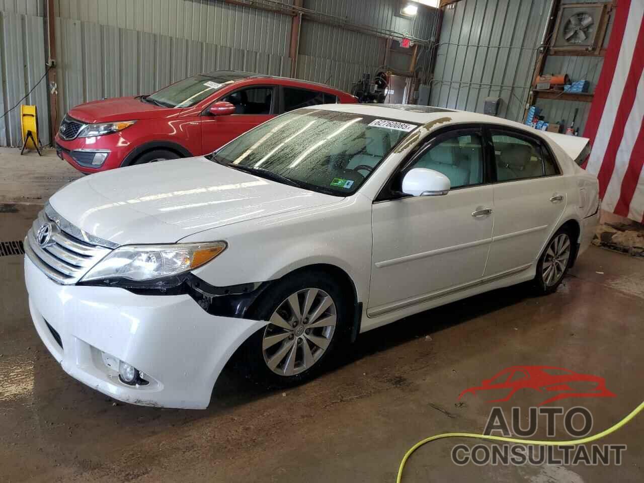 TOYOTA AVALON 2011 - 4T1BK3DB1BU417327