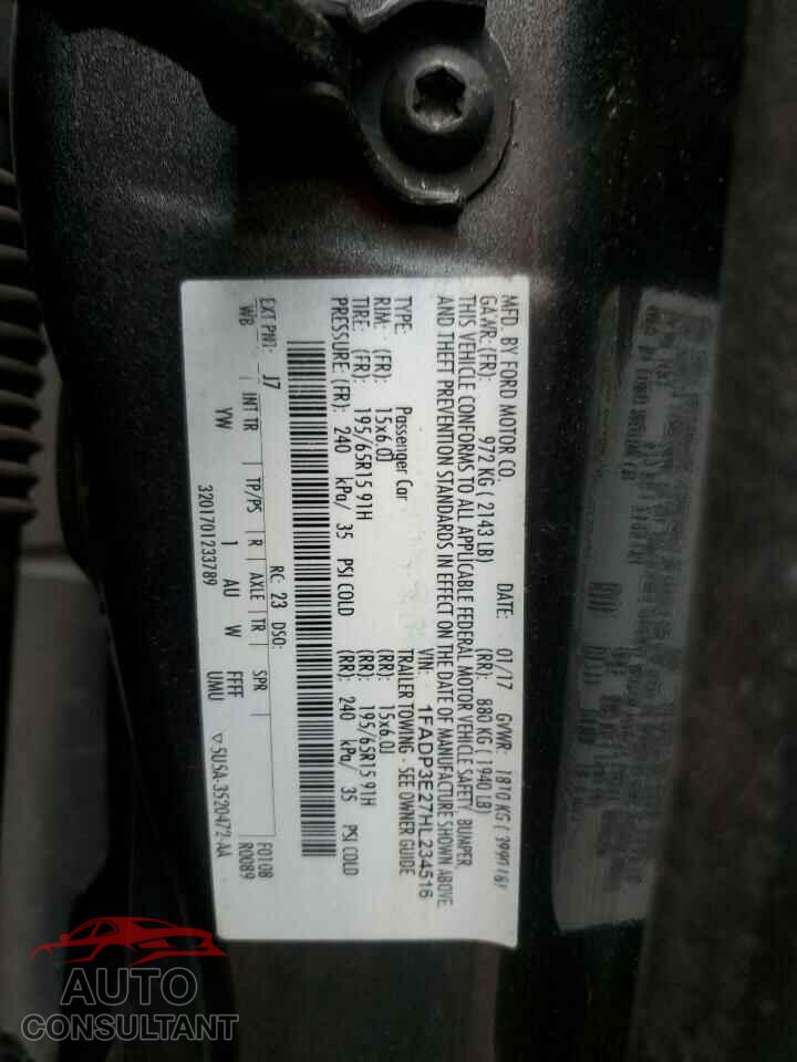 FORD FOCUS 2017 - 1FADP3E27HL234516