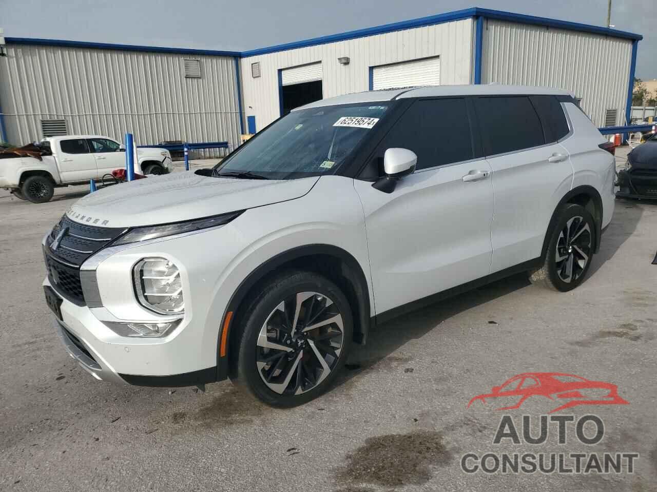 MITSUBISHI OUTLANDER 2023 - JA4J3UA87PZ047775