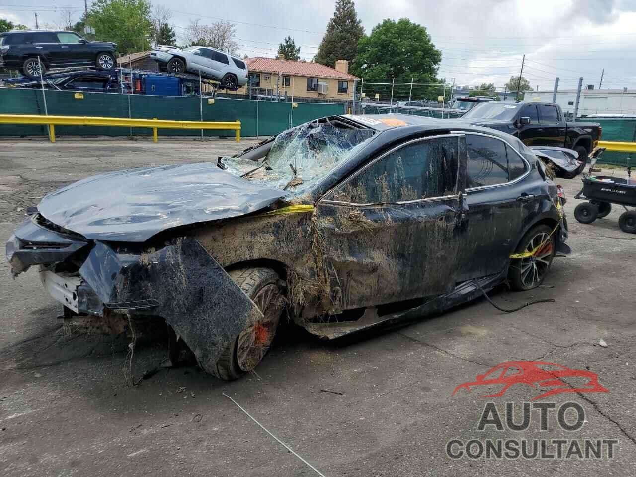 TOYOTA CAMRY 2018 - 4T1B11HK3JU076321