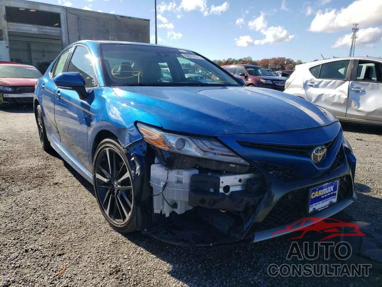 TOYOTA CAMRY 2018 - 4T1B61HK4JU015366