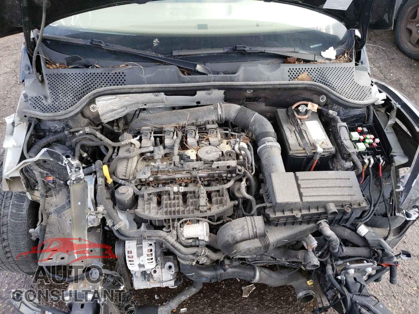 VOLKSWAGEN BEETLE 2017 - 3VWJ17AT2HM617103