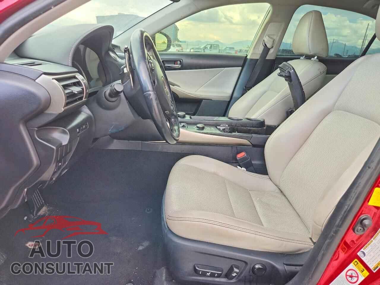 LEXUS IS 2015 - JTHBF1D24F5054565