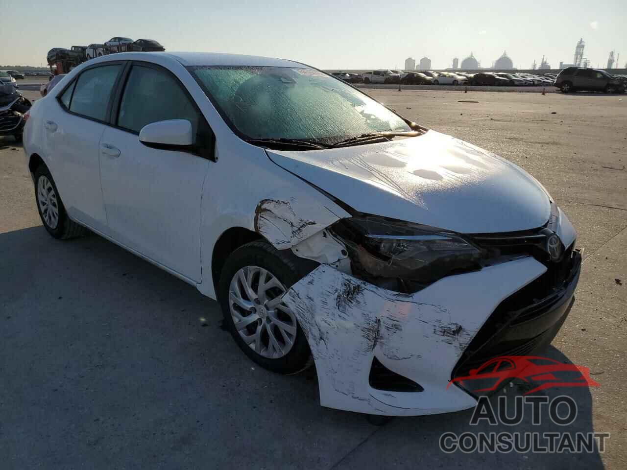 TOYOTA COROLLA 2018 - 5YFBURHE9JP832770