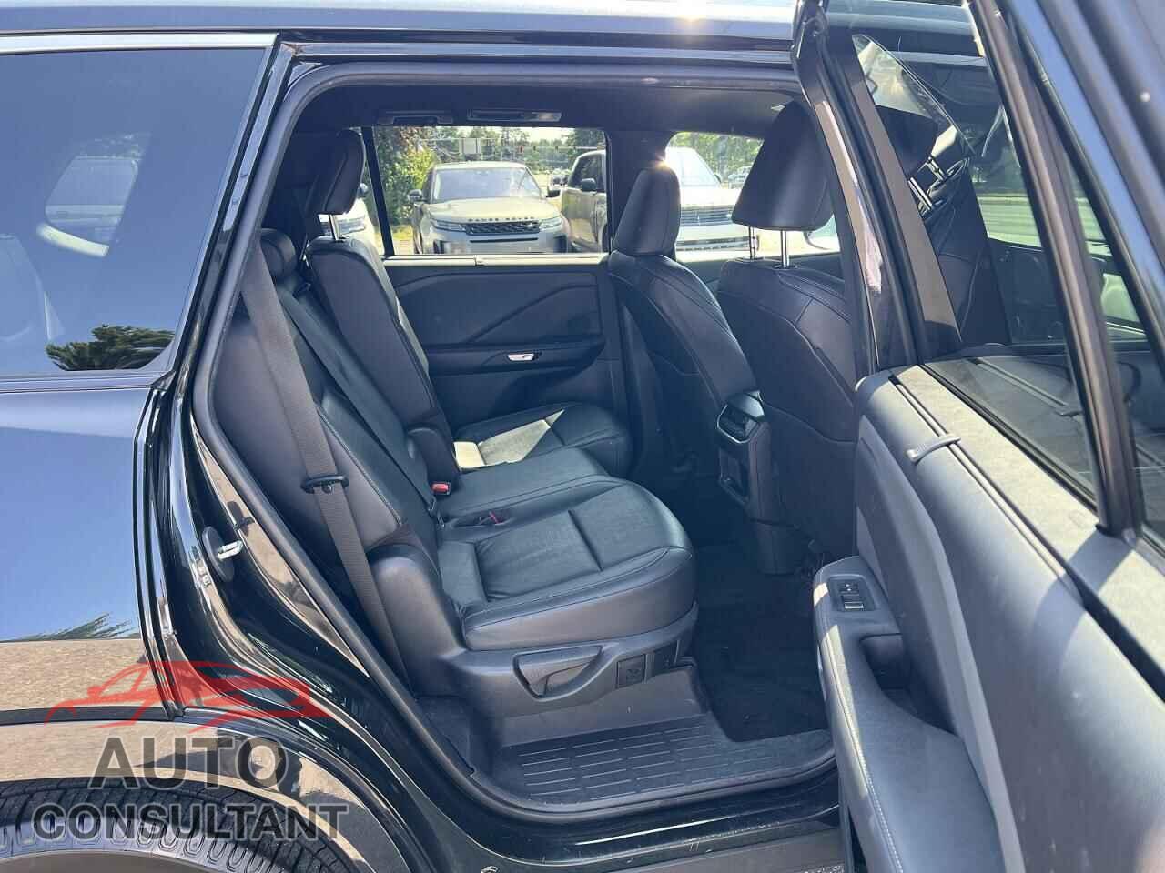 LEXUS UNKNOWN 2024 - 5TDAAAB68RS013582