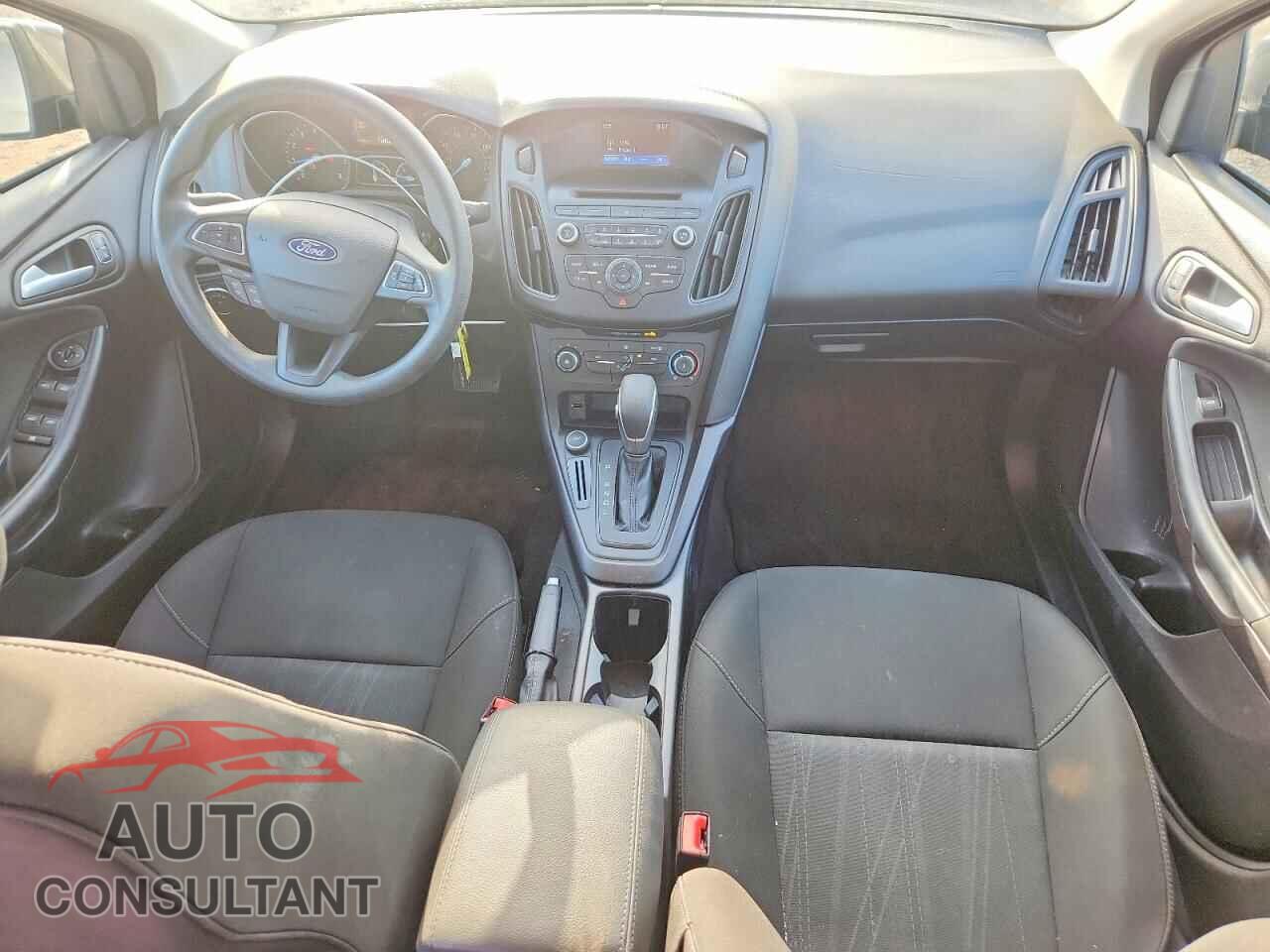FORD FOCUS 2017 - 1FADP3F22HL280334