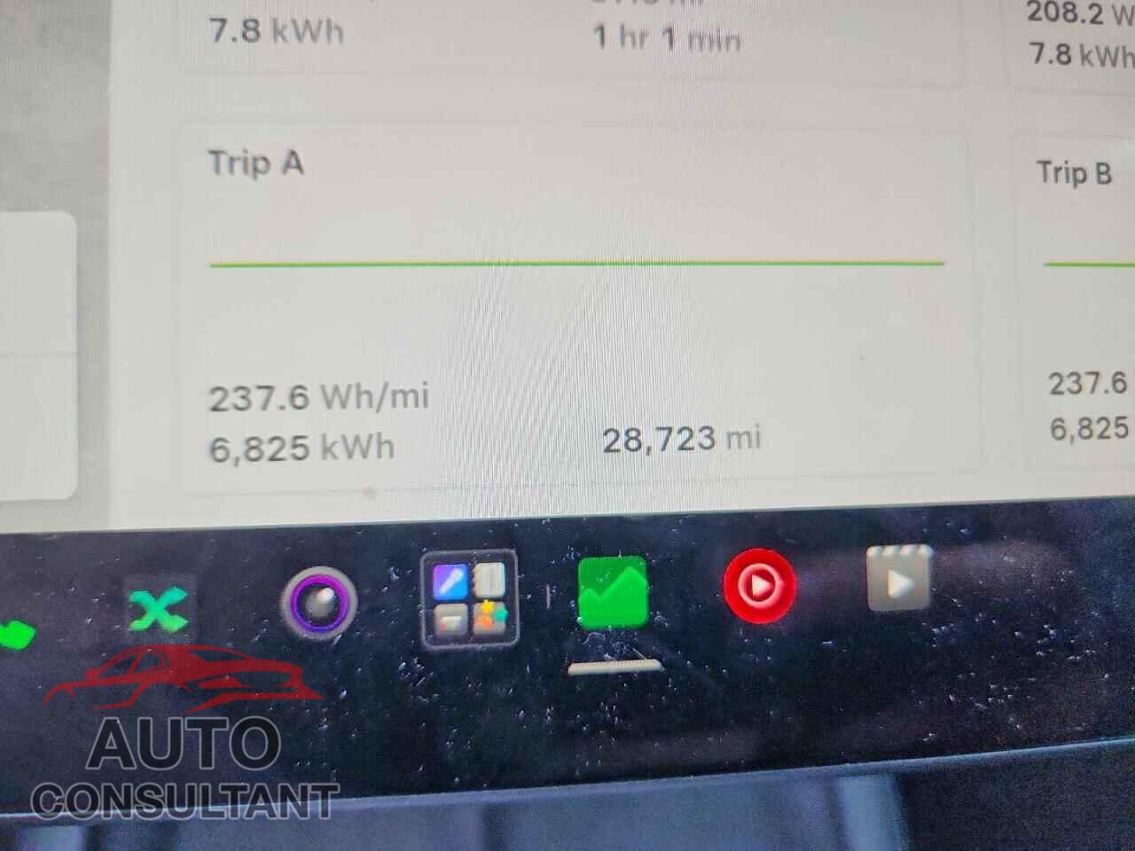 TESLA MODEL 3 2024 - 5YJ3E1EA5RF769484