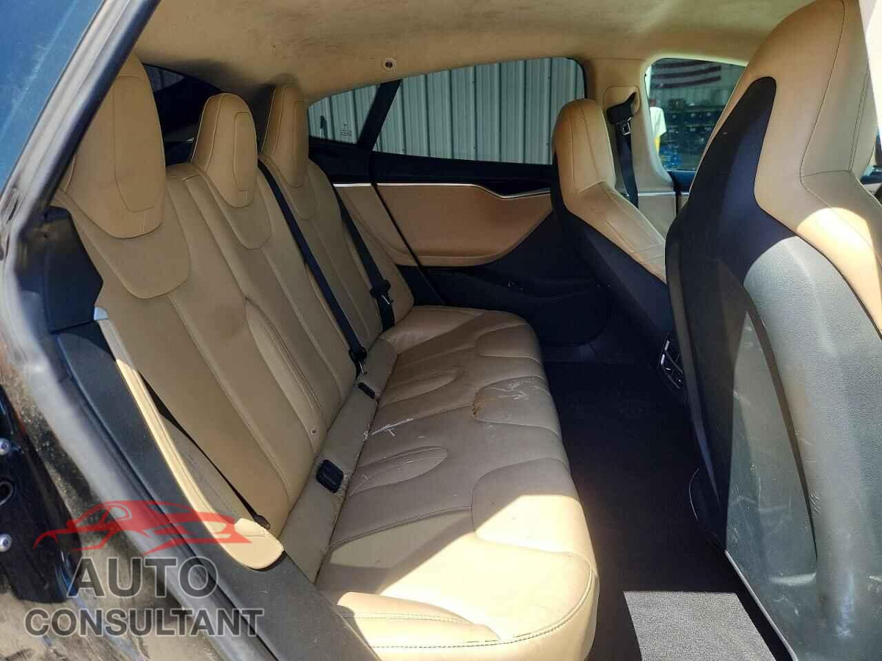 TESLA MODEL S 2016 - 5YJSA1E16GF152907