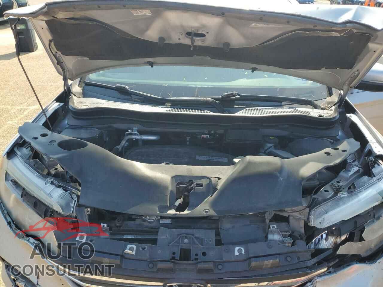 HONDA PILOT 2018 - 5FNYF5H8XJB001975