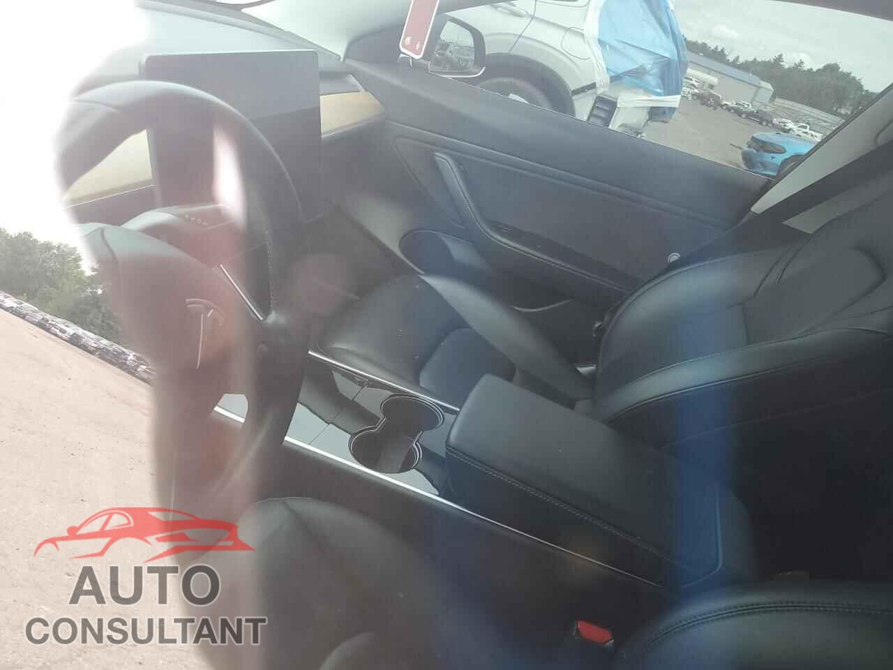 TESLA MODEL 3 2019 - 5YJ3E1EA6KF400882