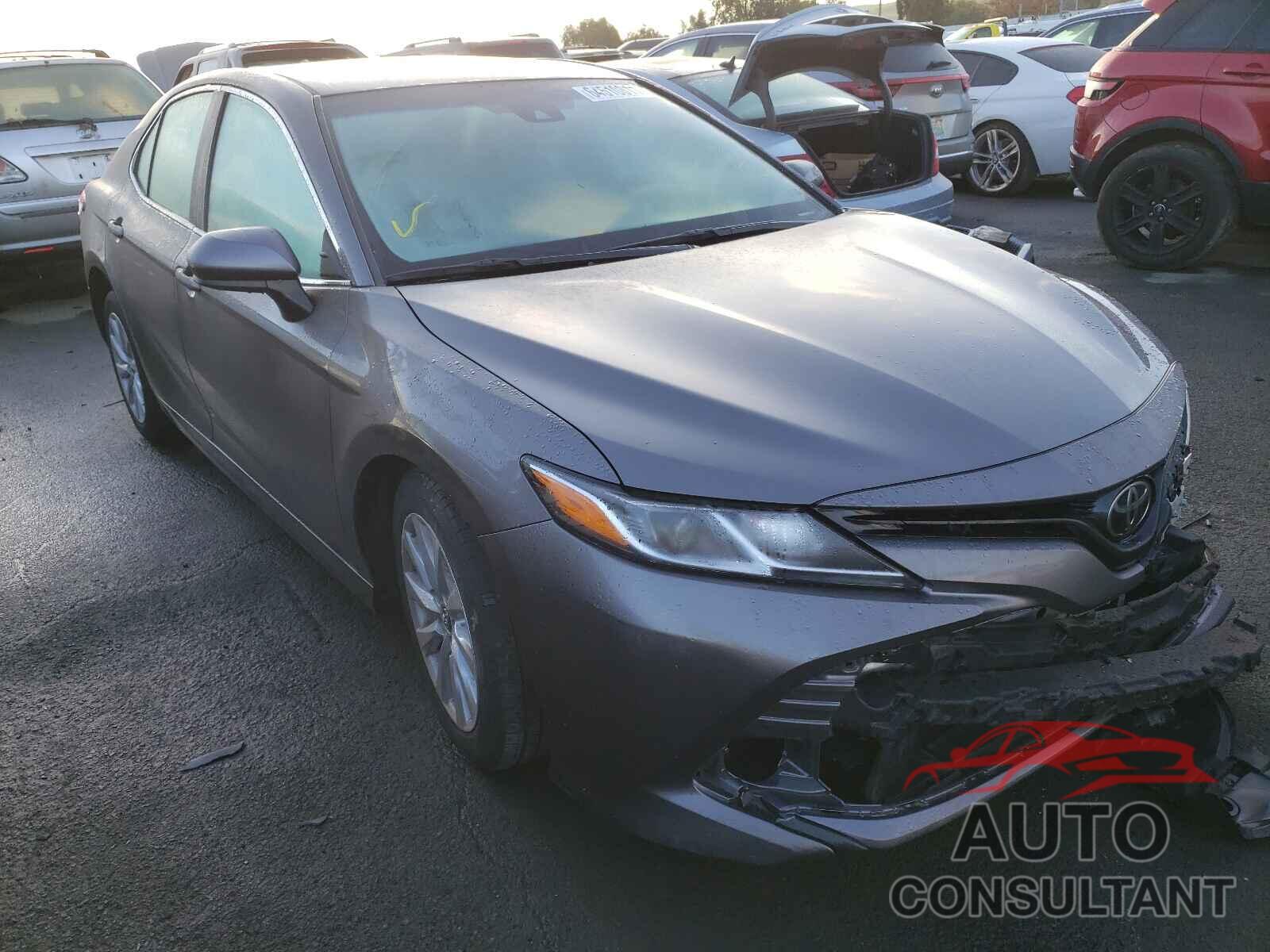 TOYOTA CAMRY 2018 - 4T1B11HK7JU563294