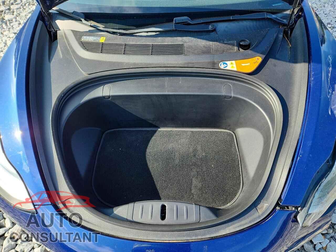 TESLA MODEL 3 2018 - 5YJ3E1EA3JF019411