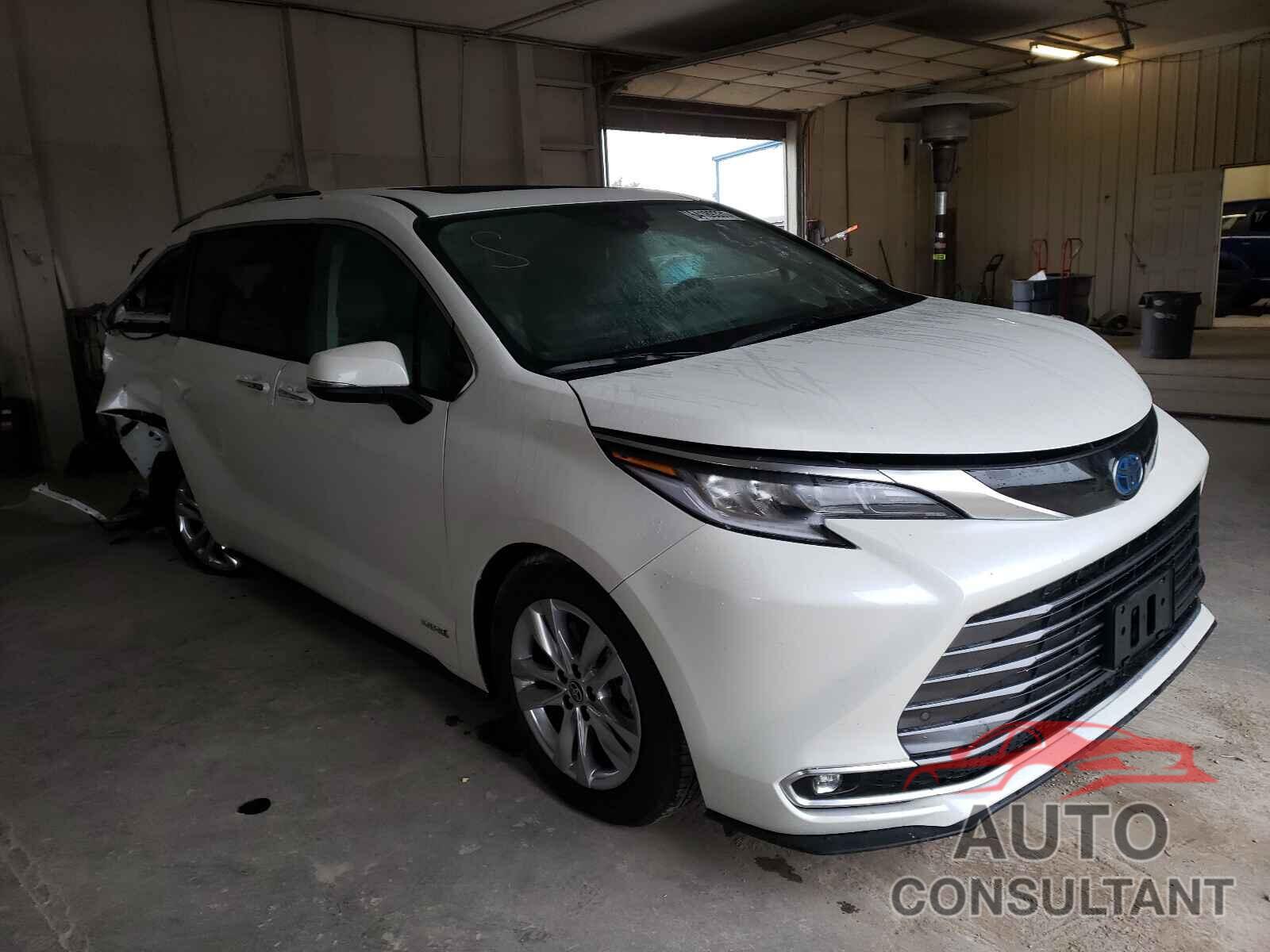 TOYOTA SIENNA 2021 - 5TDZRKEC4MS062015