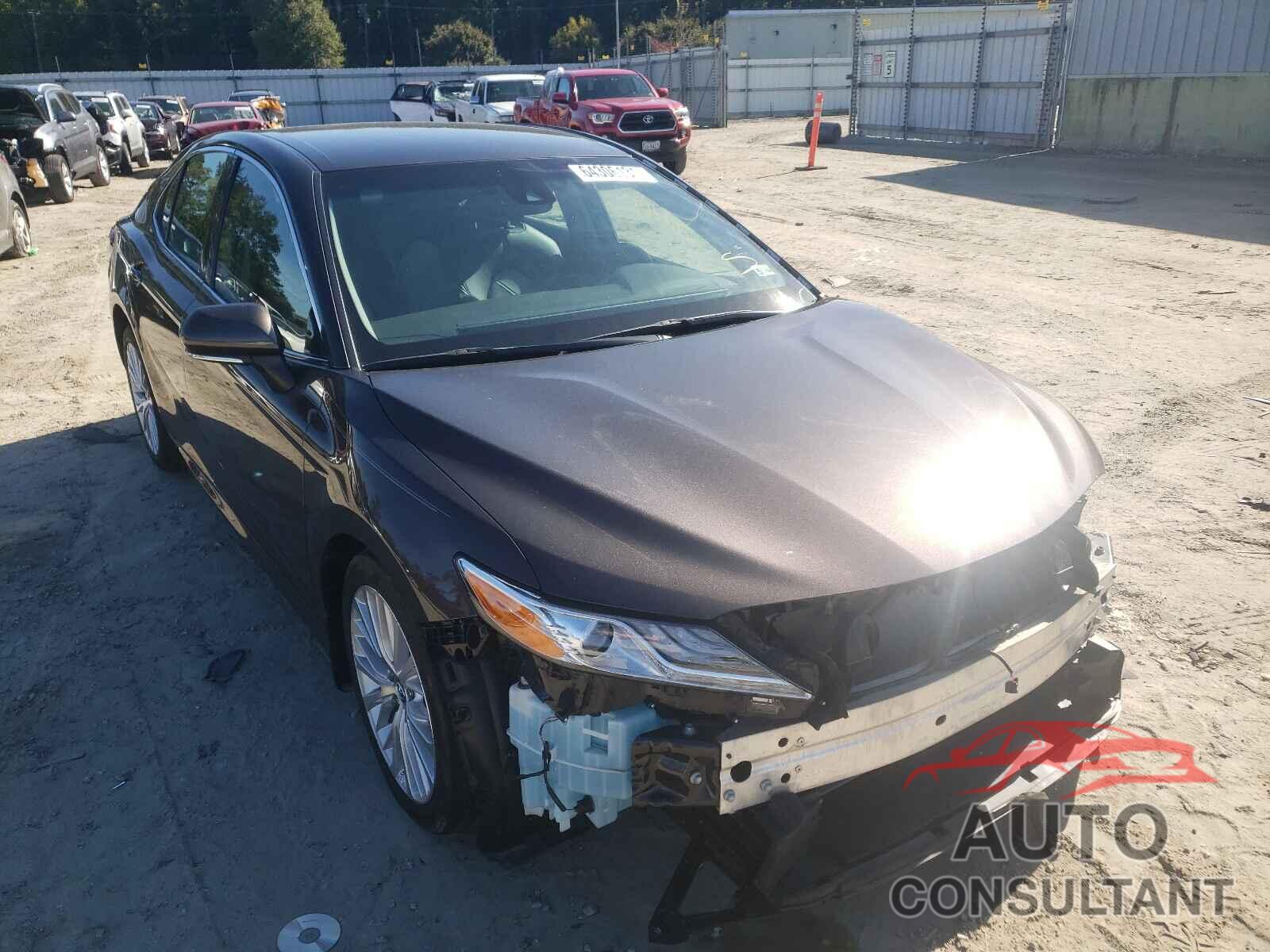 TOYOTA CAMRY 2018 - 4T1B11HK9JU149000