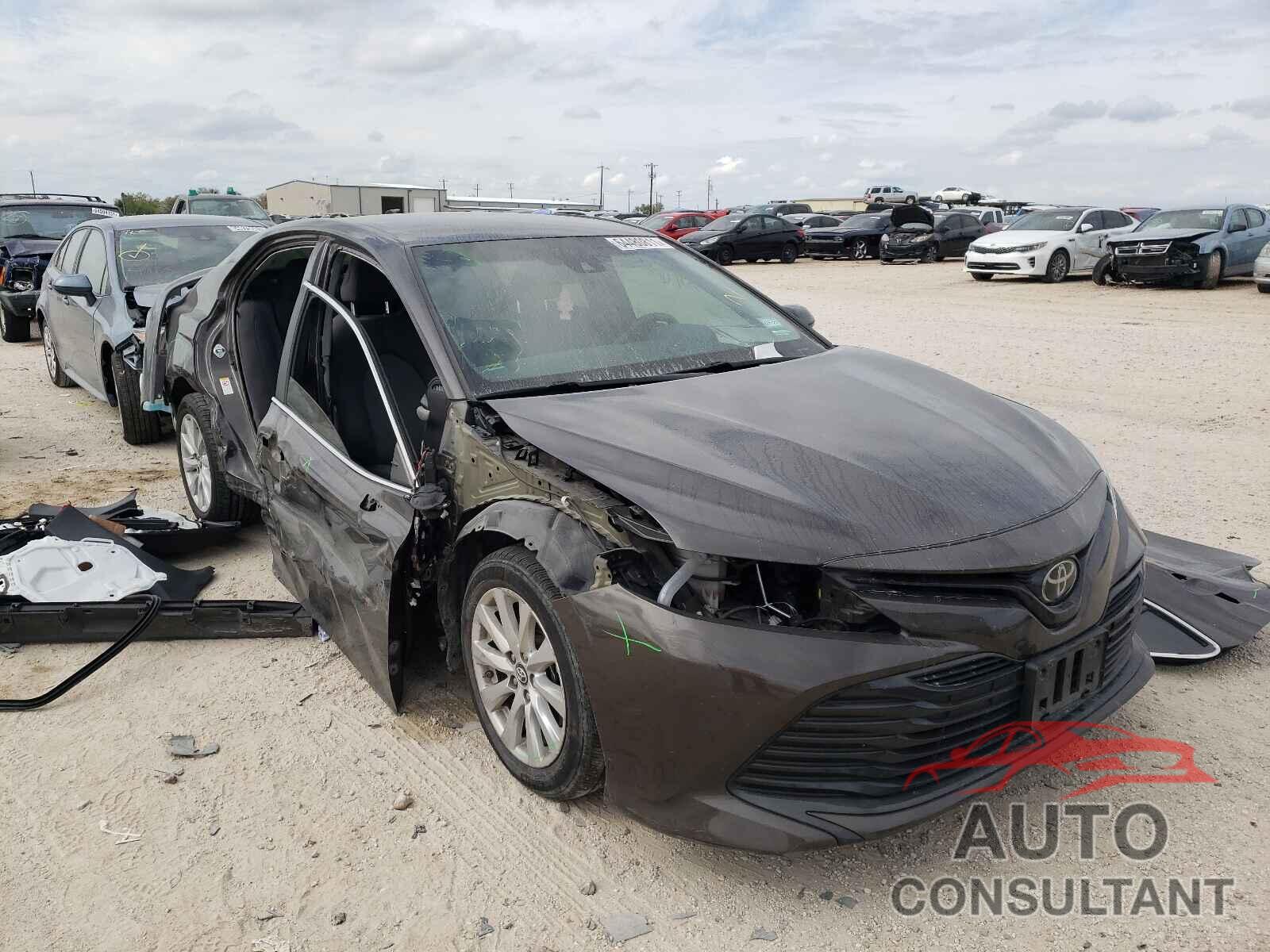 TOYOTA CAMRY 2018 - 4T1B11HK0JU536552