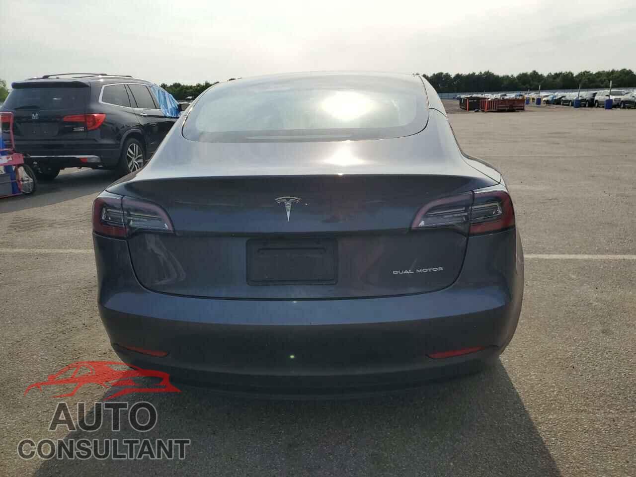 TESLA MODEL 3 2021 - 5YJ3E1EB8MF054488