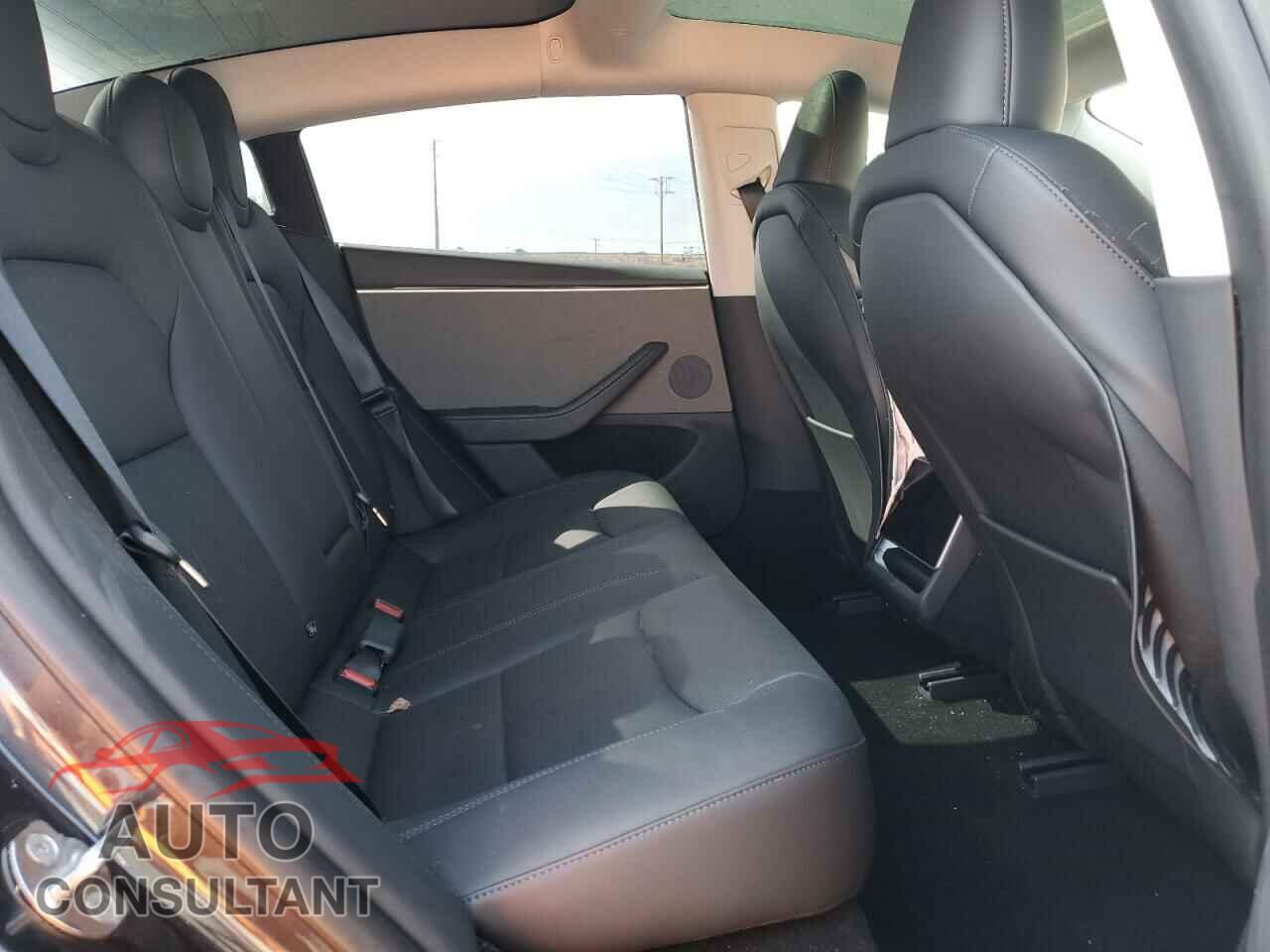 TESLA MODEL 3 2024 - 5YJ3E1EA7RF736468