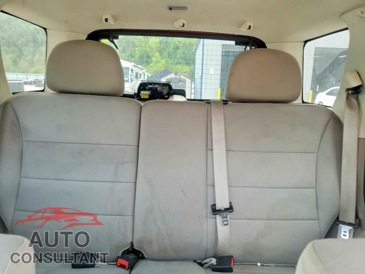 FORD ESCAPE 2010 - 1FMCU0D76AKC66617