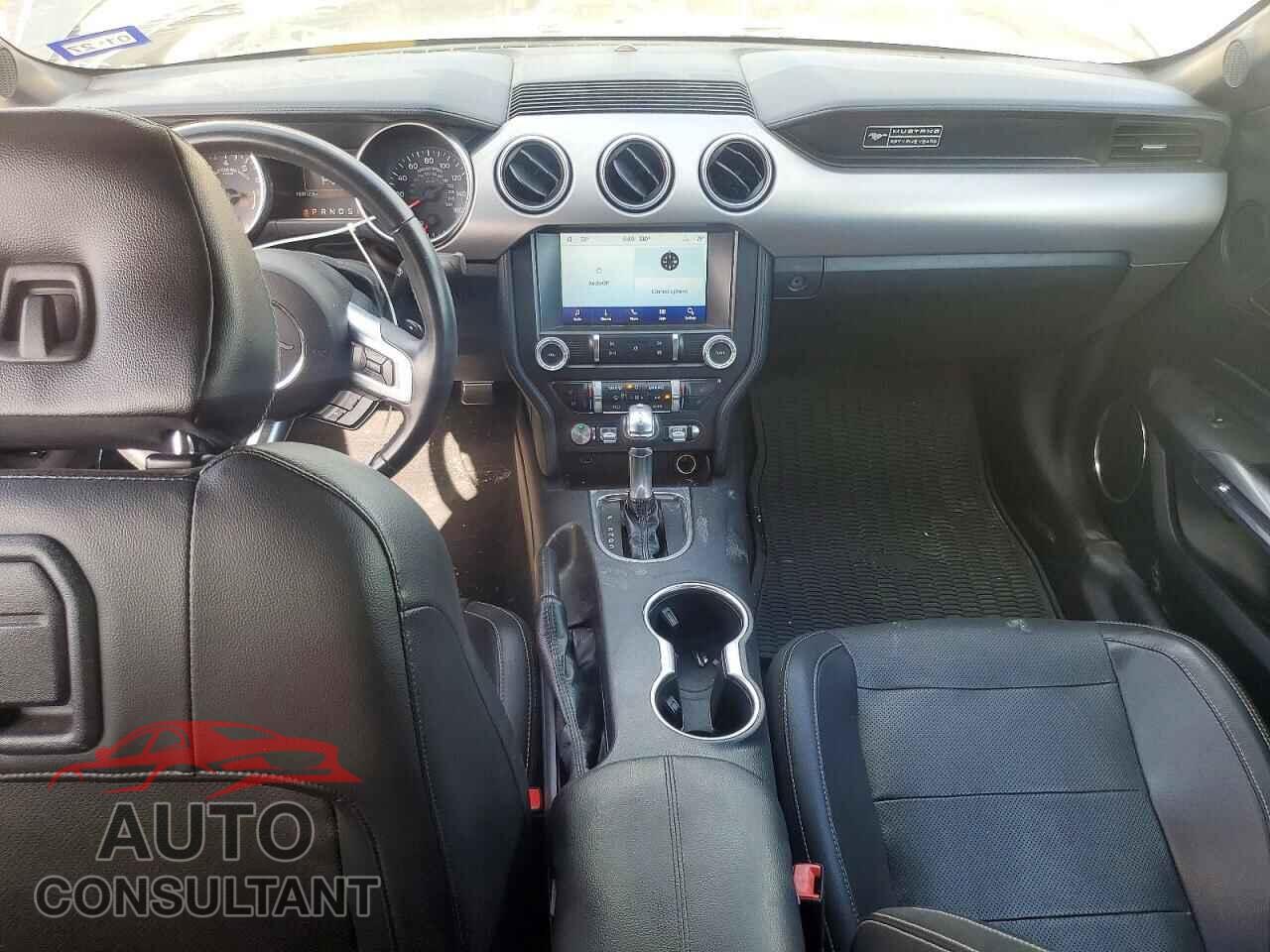 FORD MUSTANG 2020 - 1FATP8UH7L5101573