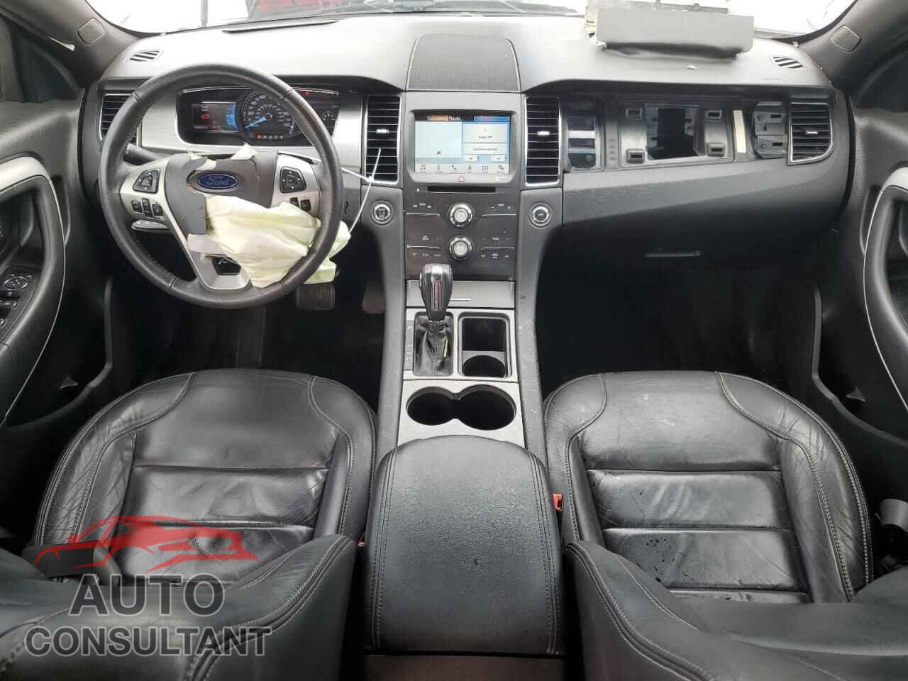 FORD TAURUS 2018 - 1FAHP2E87JG119929
