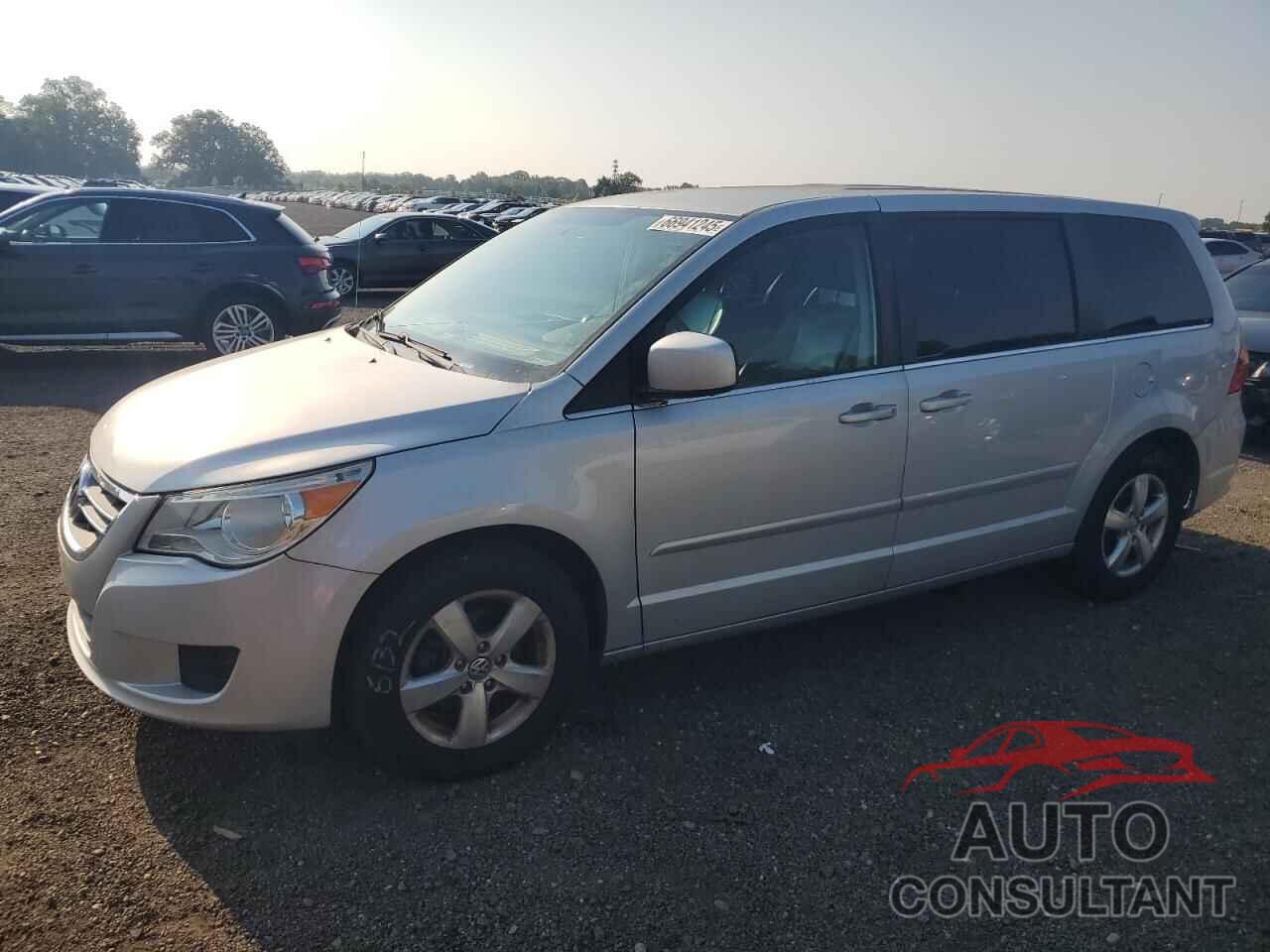 VOLKSWAGEN ROUTAN 2010 - 2V4RW3D1XAR388376