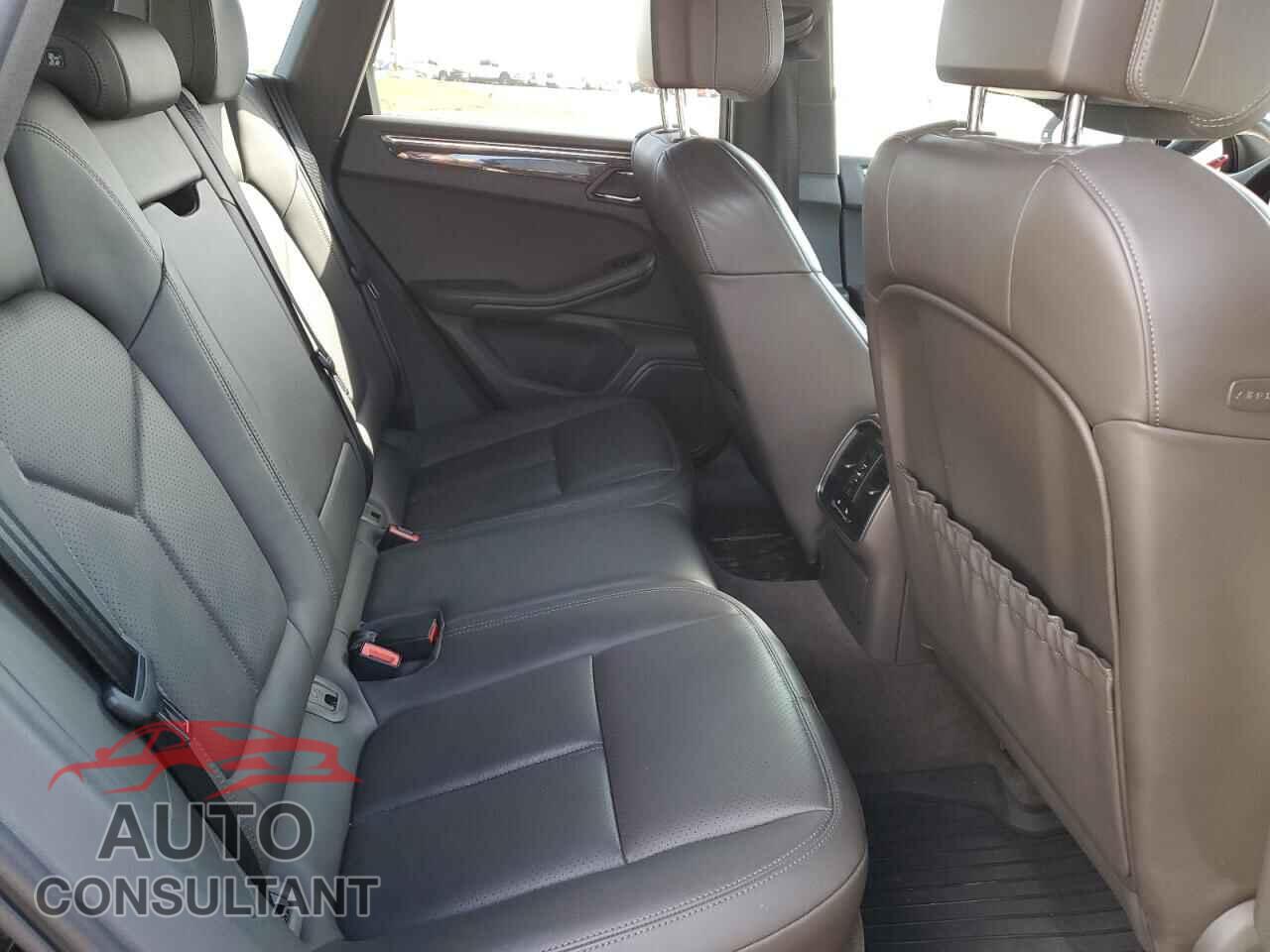 PORSCHE MACAN 2015 - WP1AB2A50FLB43766