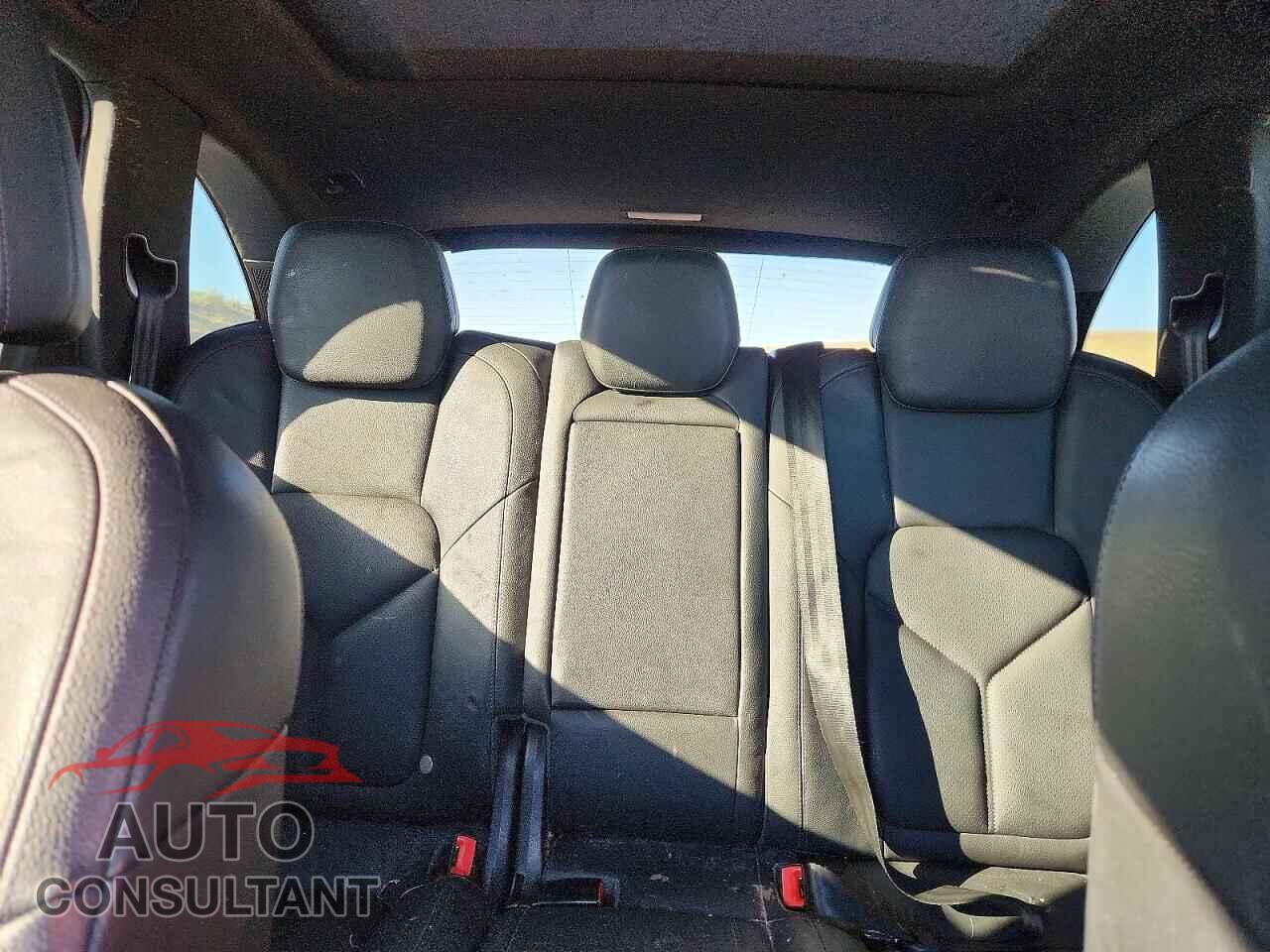 PORSCHE CAYENNE 2012 - WP1AA2A25CLA12644