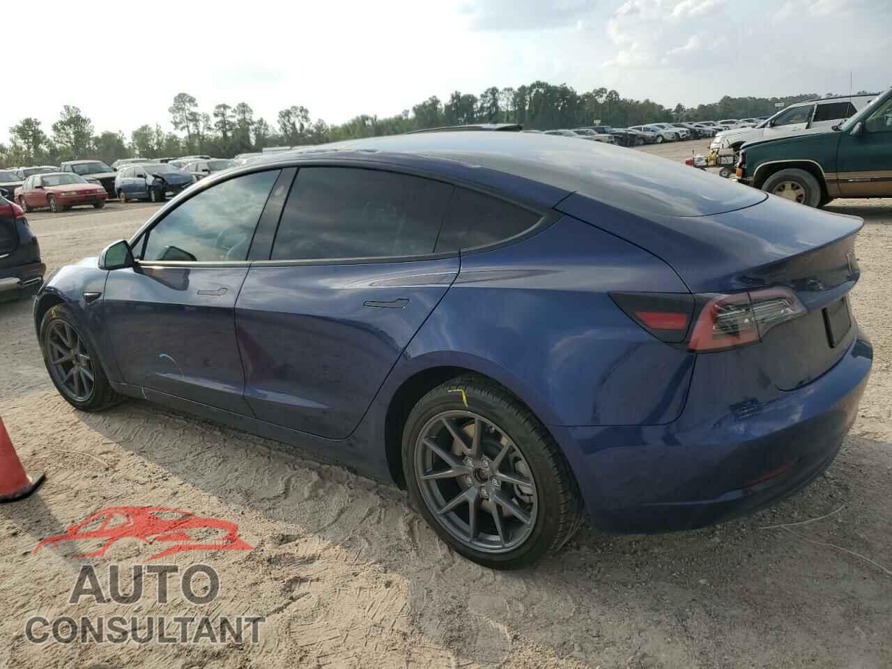 TESLA MODEL 3 2023 - 5YJ3E1EA7PF582843