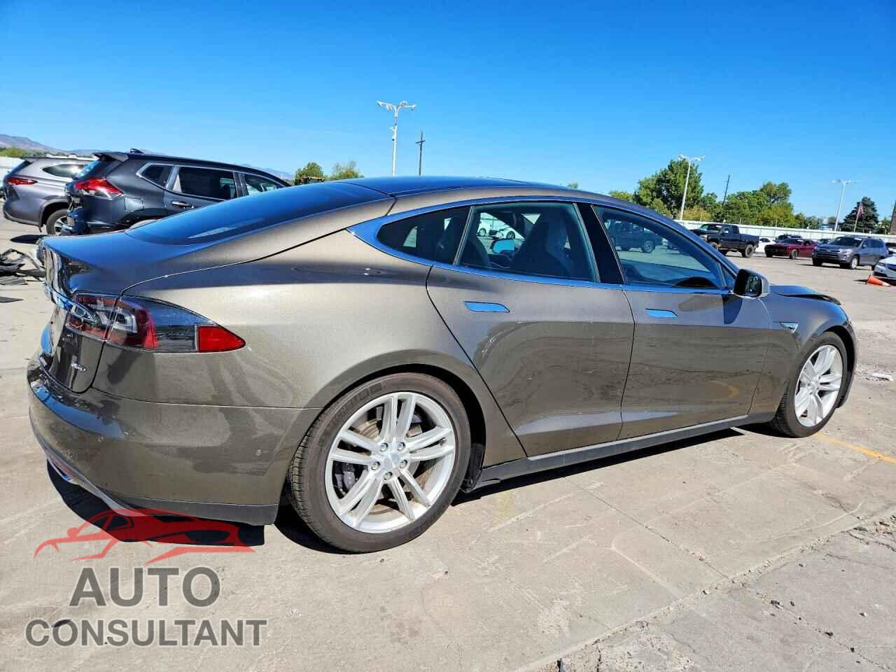 TESLA MODEL S 2015 - 5YJSA1E24FF110503