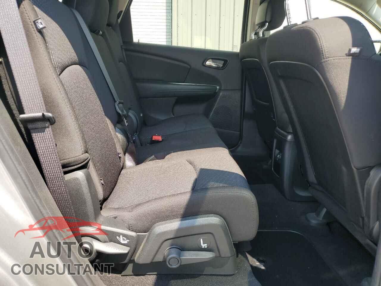 DODGE JOURNEY 2015 - 3C4PDCBG4FT709086