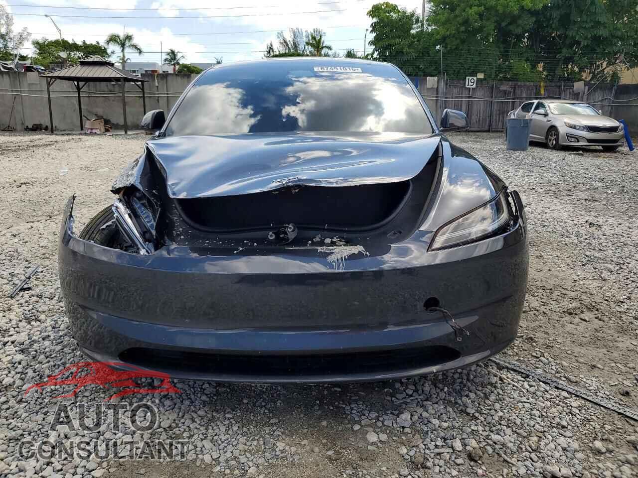 TESLA MODEL 3 2025 - 5YJ3E1EA7SF998285